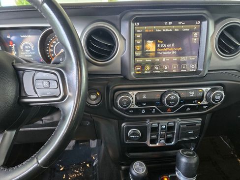Used 2021 Jeep Wrangler Unlimited Sport AWD/4WD image 14
