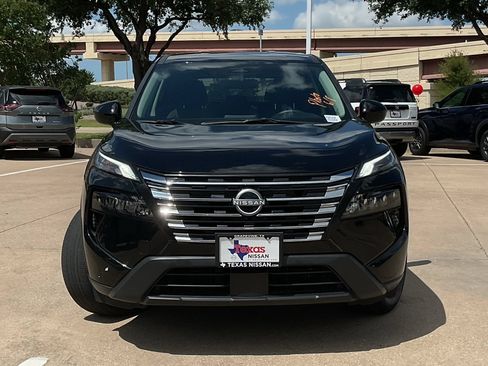 Used 2025 Nissan Rogue SV FWD image 2