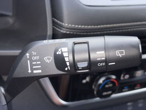 Certified 2025 Nissan Rogue Platinum w/ Platinum Premium Package FWD image 26