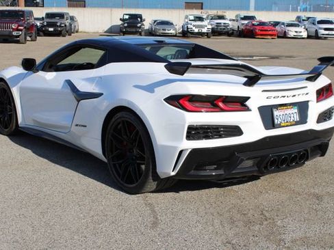 Used 2025 Chevrolet Corvette Z06 w/ Stealth Interior Trim Package image 6