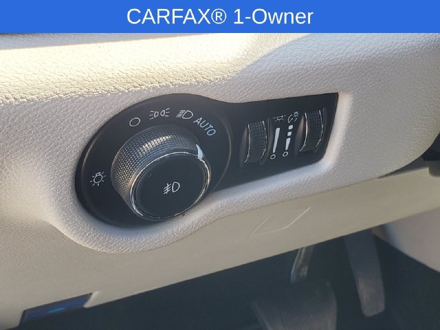 Used 2024 Chrysler Pacifica Touring-L FWD image 13
