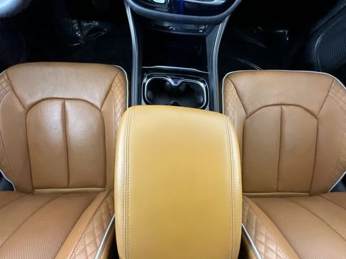 Used 2022 Chrysler Pacifica Pinnacle image 14