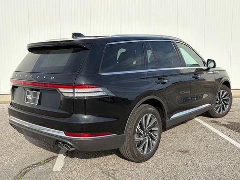 New 2026 Lincoln Aviator AWD image 5