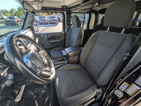 Used 2020 Jeep Gladiator Sport w/ Quick Order Package 24S image 15