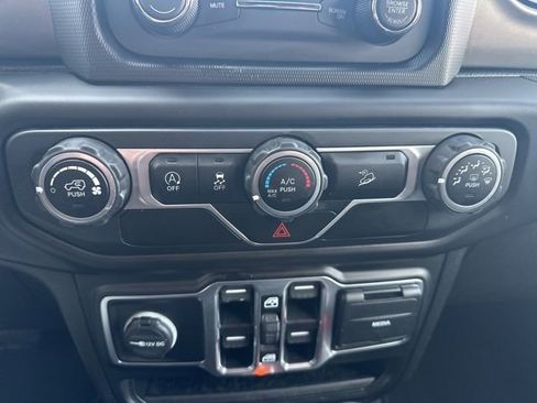 Used 2020 Jeep Wrangler Unlimited Sport S image 17