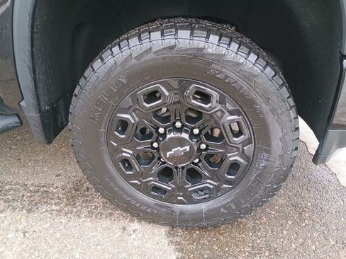 Used 2021 Chevrolet Silverado 2500 LTZ w/ LTZ Plus Package image 10