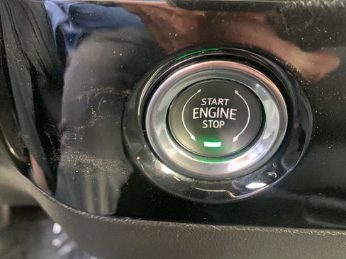 Used 2024 GMC Sierra 1500 SLE image 12