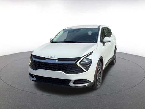 Used 2025 Kia Sportage LX image 7