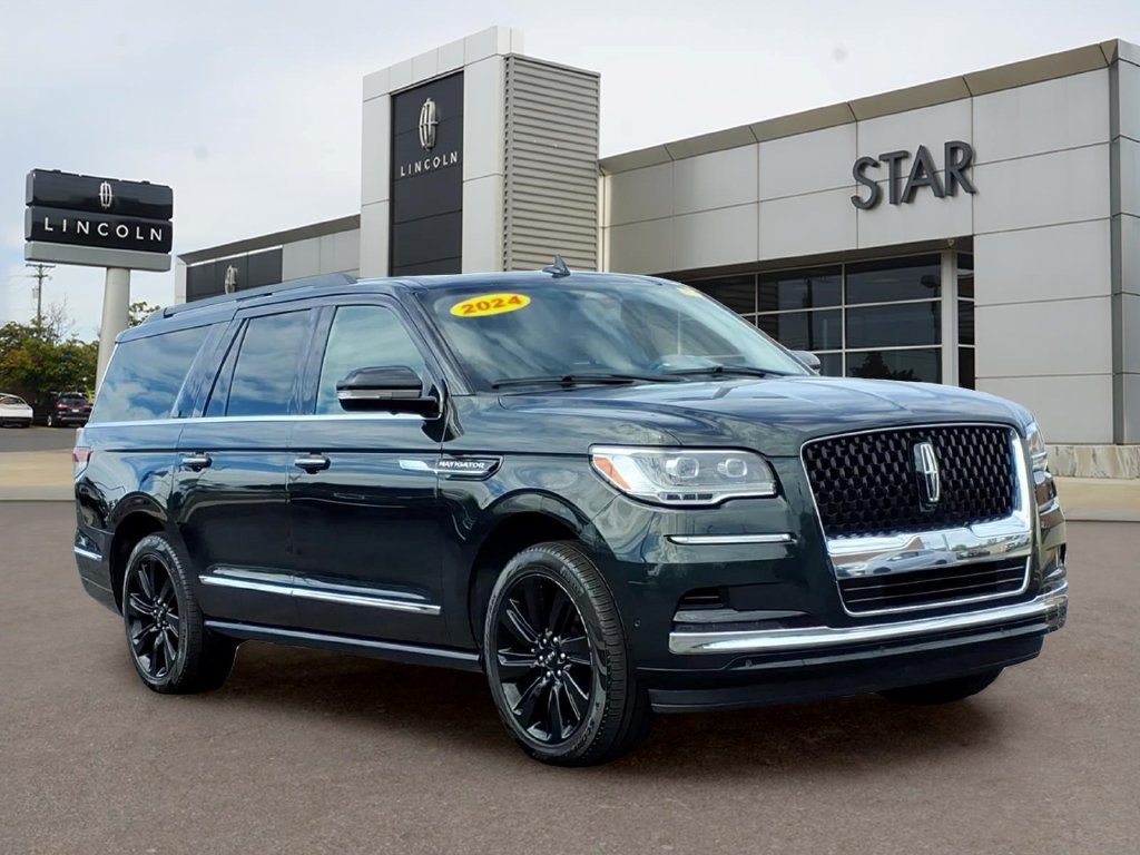 Used 2024 Lincoln Navigator L Black Label AWD/4WD image 1