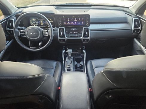 Used 2023 Kia Sorento SX image 19
