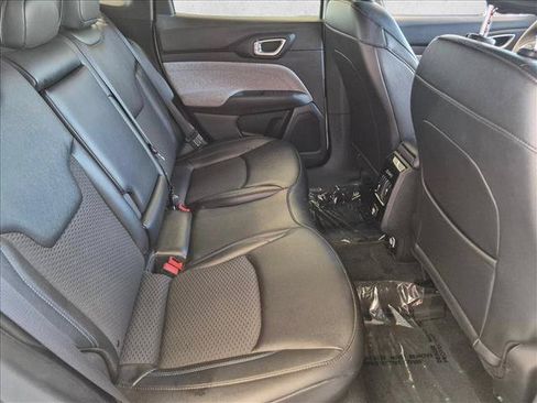 Used 2025 Jeep Compass Latitude AWD/4WD image 24