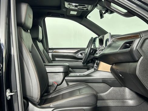 Used 2023 Chevrolet Suburban High Country w/ Premium Package image 12