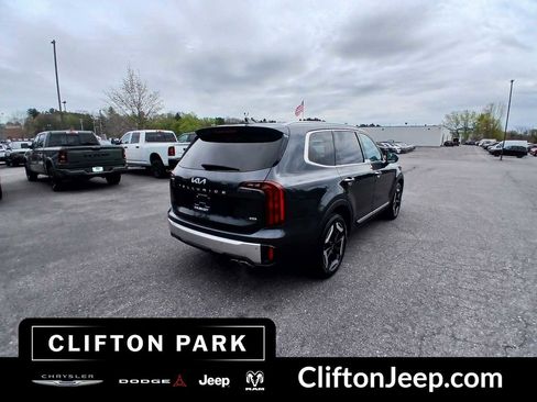 Used 2024 Kia Telluride S AWD/4WD image 4