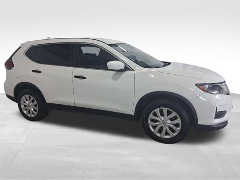 Used 2019 Nissan Rogue S AWD/4WD image 3