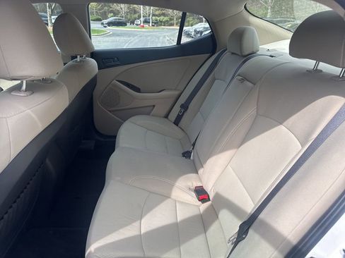 Used 2012 Kia Optima LX w/ Convenience Pkg image 10