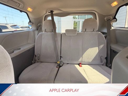 Used 2019 Toyota Sienna LE FWD image 11
