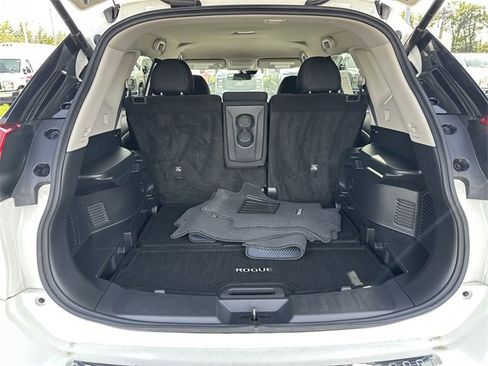 Used 2019 Nissan Rogue SV w/ Premium Package image 42