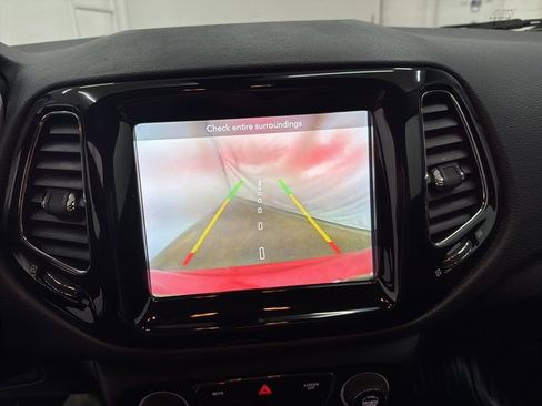 Used 2019 Jeep Compass Limited image 15