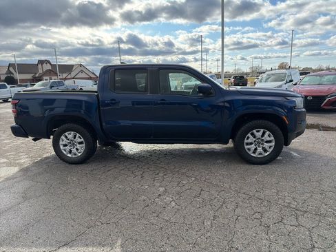 Used 2022 Nissan Frontier SV image 4