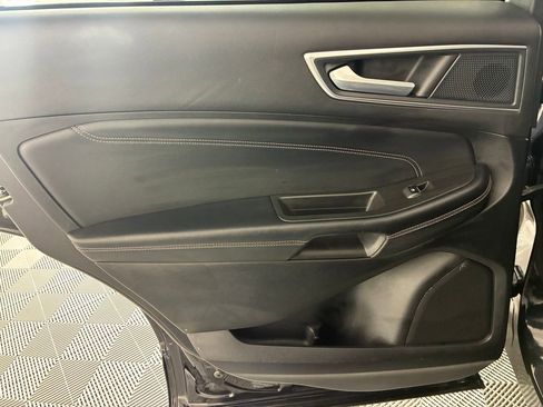 Used 2024 Ford Edge Titanium image 23