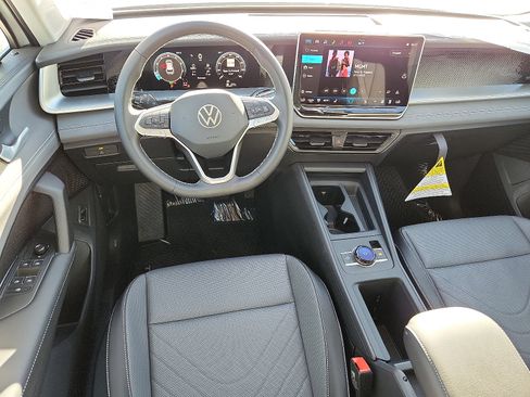 New 2026 Volkswagen Tiguan SE FWD image 12