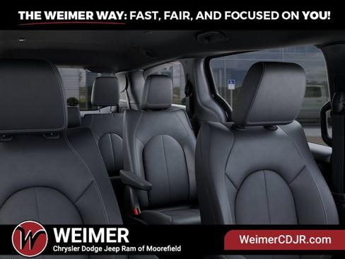 New 2027 Chrysler Pacifica Select AWD/4WD image 26