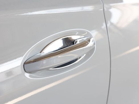 Used 2024 Mercedes-Benz GLE 350 4MATIC image 16