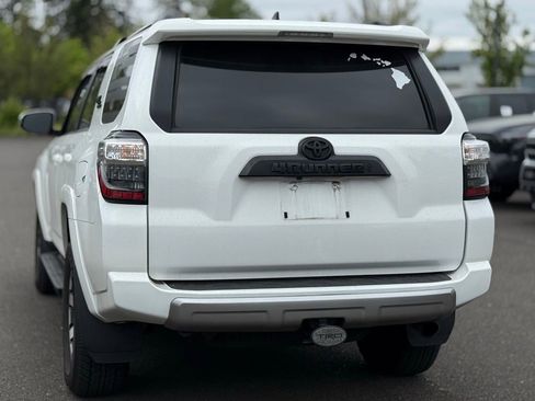 Used 2023 Toyota 4Runner TRD Off-Road Premium w/ Moonroof Package AWD/4WD image 3