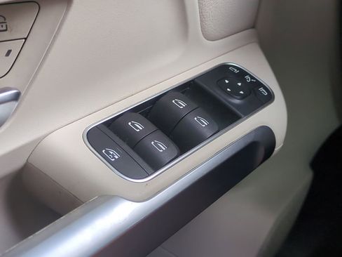 Used 2023 Mercedes-Benz GLB 250 image 26