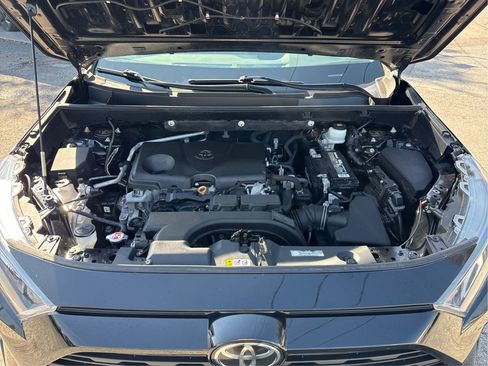 Used 2019 Toyota RAV4 LE image 11