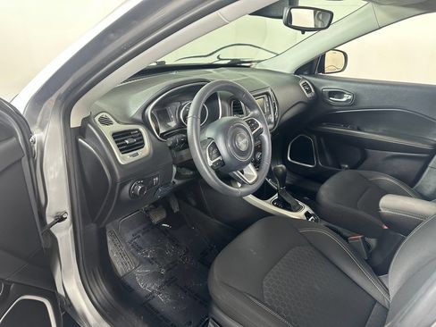 Used 2018 Jeep Compass Sport FWD image 14