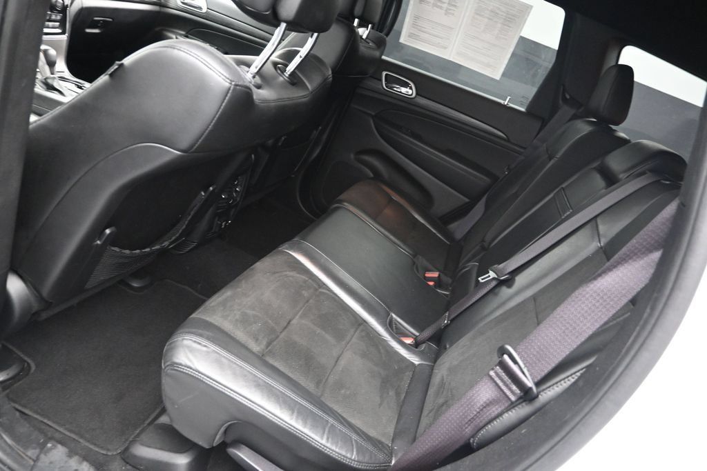 Used 2021 Jeep Grand Cherokee Laredo X RWD image 19