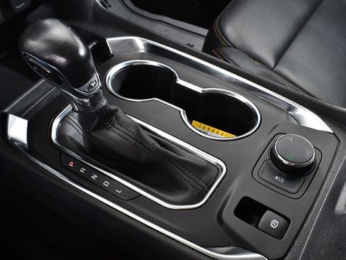 Used 2021 Chevrolet Traverse LT w/ LT Premium Package image 31