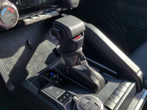 Certified 2025 Toyota Tacoma TRD Off-Road image 21