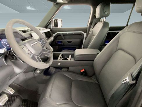 Used 2023 Land Rover Defender 110 V8 image 4