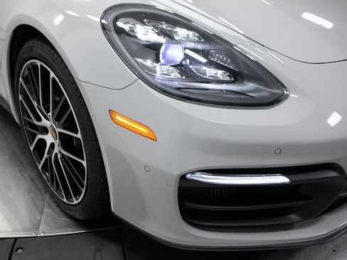 Certified 2022 Porsche Panamera Platinum Edition image 12