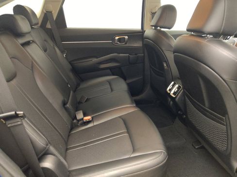 Used 2023 Kia Sorento S FWD image 19