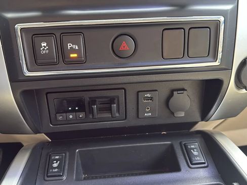 Used 2016 Nissan Titan SV RWD image 36
