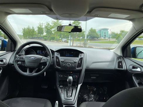 Used 2018 Ford Focus SE FWD image 8