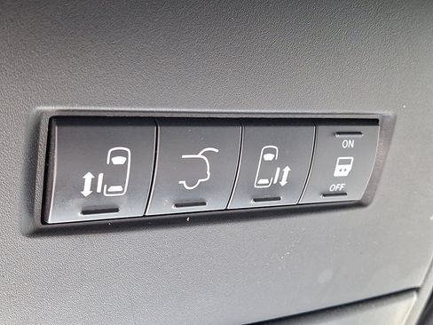 Used 2019 Dodge Grand Caravan GT FWD image 25