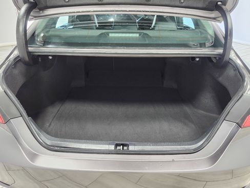 Used 2020 Toyota Camry SE FWD image 14