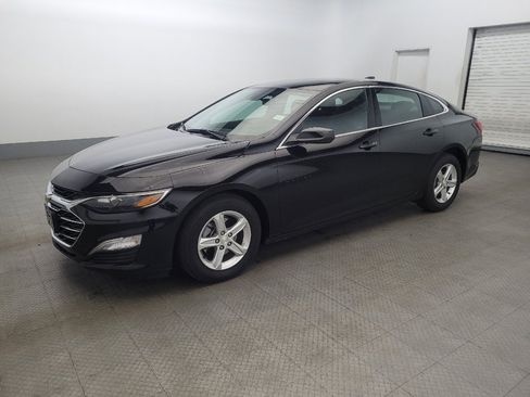 Used 2024 Chevrolet Malibu LS image 2