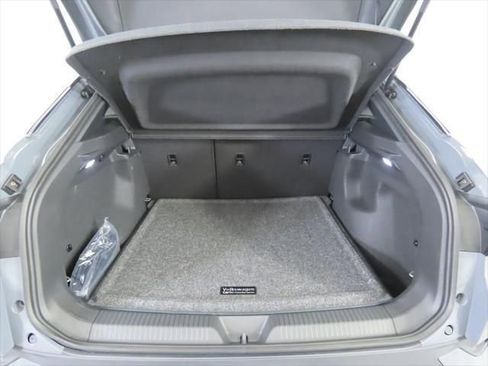 New 2025 Volkswagen ID.4 Pro RWD image 29