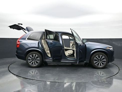 Used 2022 Volvo XC90 T5 Momentum w/ Climate Package image 46