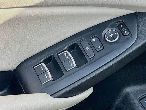 Used 2020 Honda Accord EX image 17