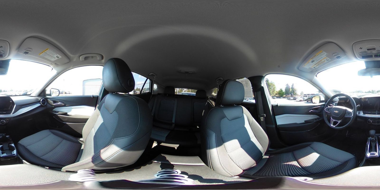 Used 2025 Chevrolet Trax LT w/ LT Convenience Package FWD image 42