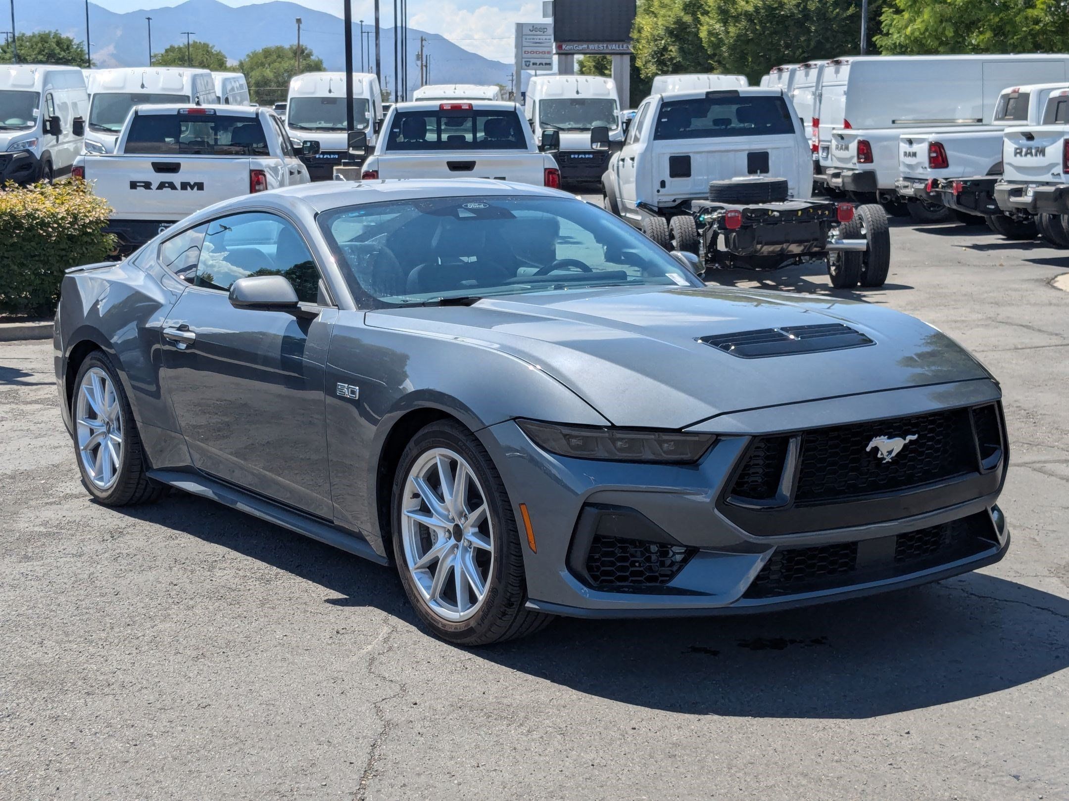 Used 2025 Ford Mustang GT Premium RWD image 1