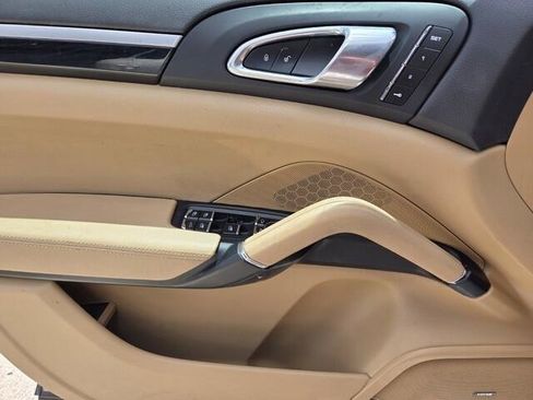 Used 2017 Porsche Cayenne S AWD/4WD image 14