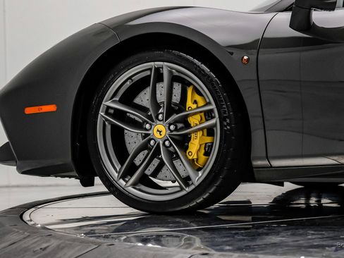 Used 2018 Ferrari 488 Spider RWD image 99