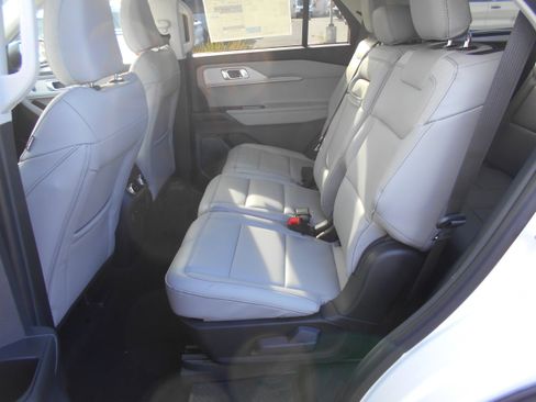 New 2026 Ford Explorer Active w/ Active Comfort Package image 31